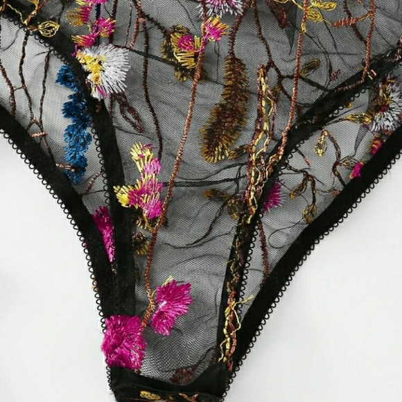 Sexy Floral Embroidered Teddy With Garters - Picture 4 of 4